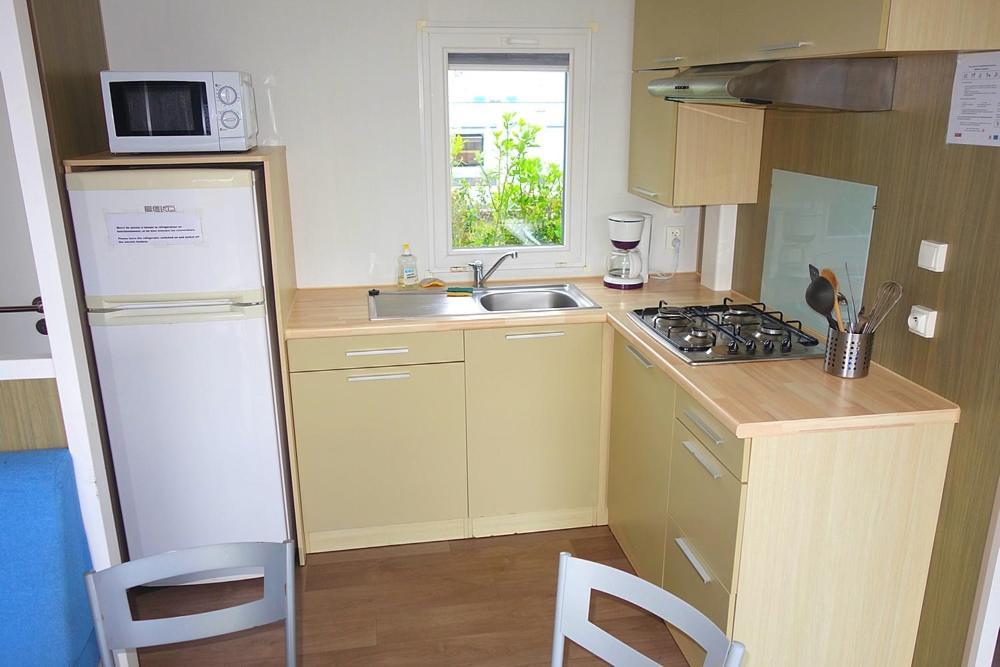 Camping De La Cote Des Legendes Brignogan-Plages Quarto foto